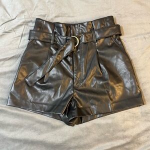 H&M Black Faux Leather Shorts

#1124